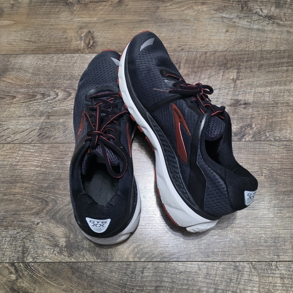 Brooks Adrenaline Black and Red Sneaker Men Size 11.5 - Picture 9 of 15